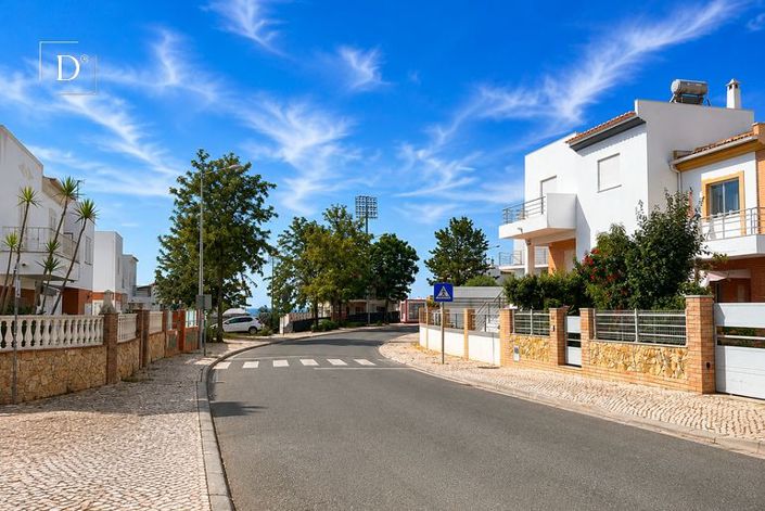 Image No.23-3 Bed Townhouse for sale