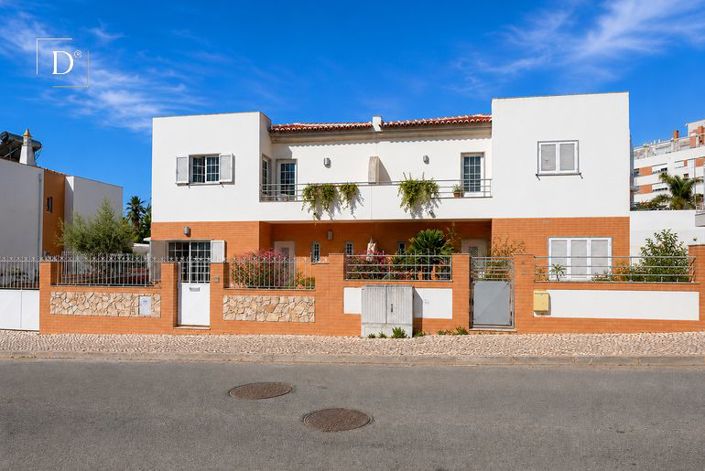 Image No.28-3 Bed Townhouse for sale