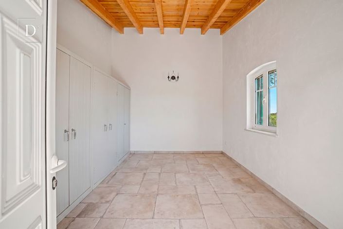 Image No.26-4 Bed Villa for sale