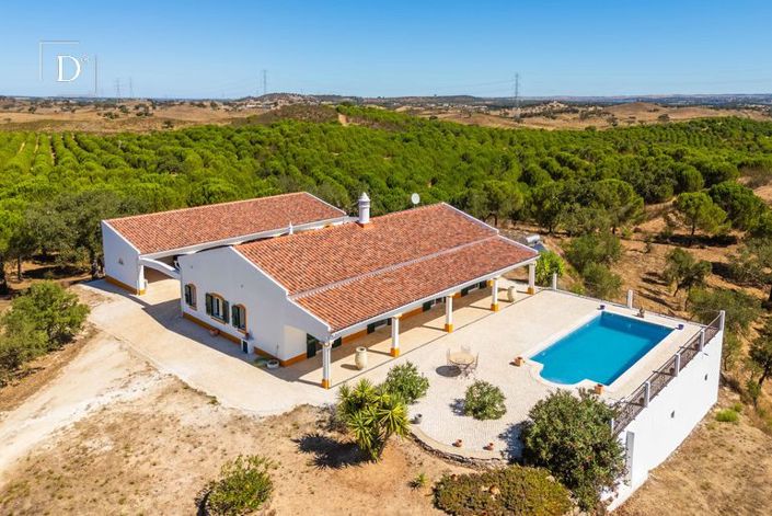 Image No.3-4 Bed Villa for sale
