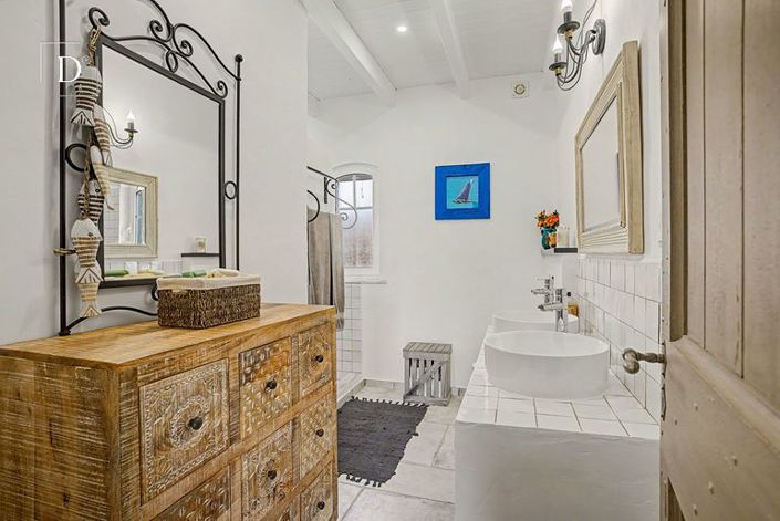 Image No.8-4 Bed Villa for sale