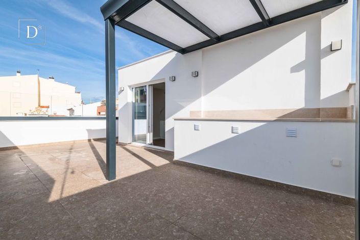 Image No.18-3 Bed Townhouse for sale