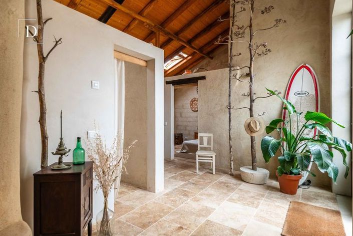 Image No.10-1 Bed Villa for sale