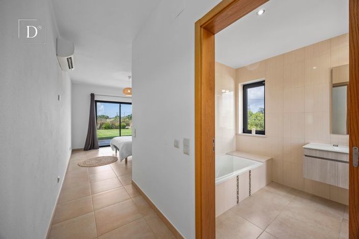 Image No.21-4 Bed Villa for sale