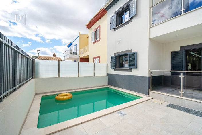 Image No.12-3 Bed Townhouse for sale