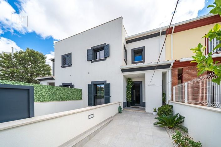 Image No.13-3 Bed Townhouse for sale