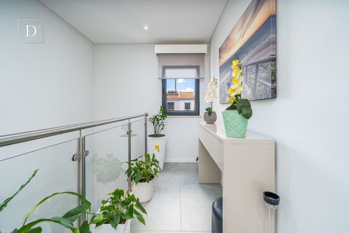 Image No.26-3 Bed Townhouse for sale