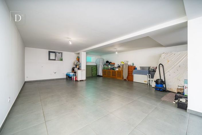 Image No.37-3 Bed Townhouse for sale