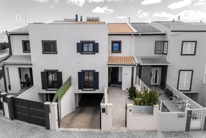 Image No.39-3 Bed Townhouse for sale