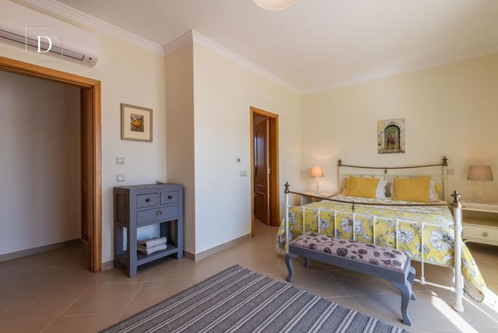 Image No.19-3 Bed Villa for sale