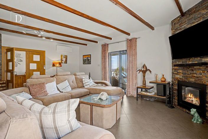 Image No.3-4 Bed Villa for sale