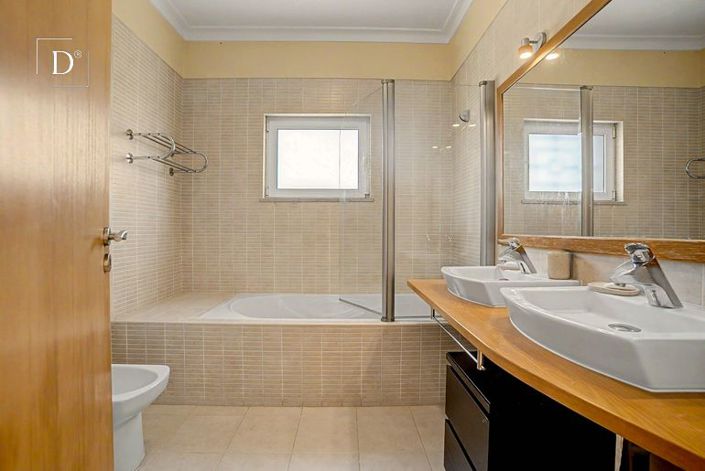 Image No.17-4 Bed Villa for sale
