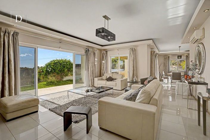 Image No.2-4 Bed Villa for sale