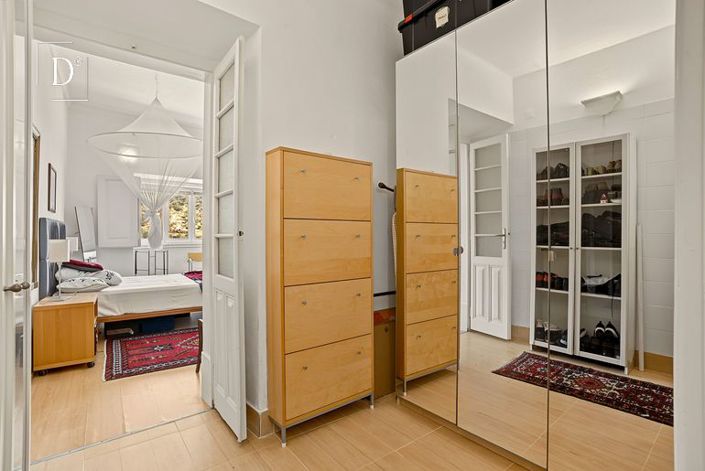 Image No.18-6 Bed Townhouse for sale