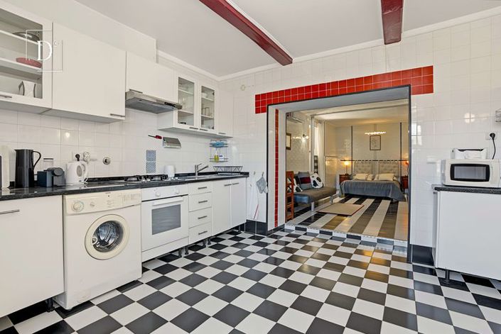 Image No.26-6 Bed Townhouse for sale