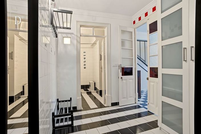 Image No.29-6 Bed Townhouse for sale