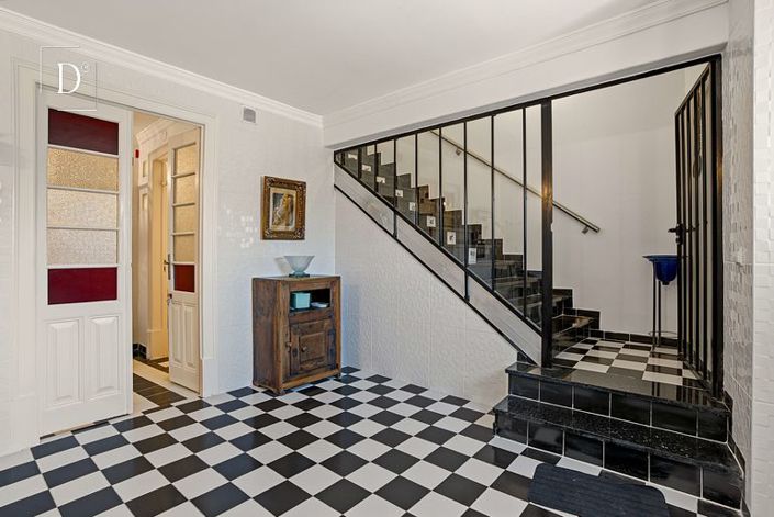 Image No.31-6 Bed Townhouse for sale