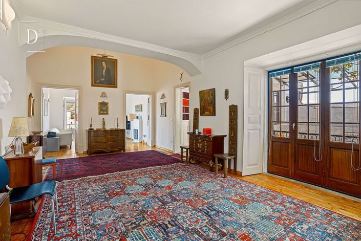 Image No.4-6 Bed Townhouse for sale