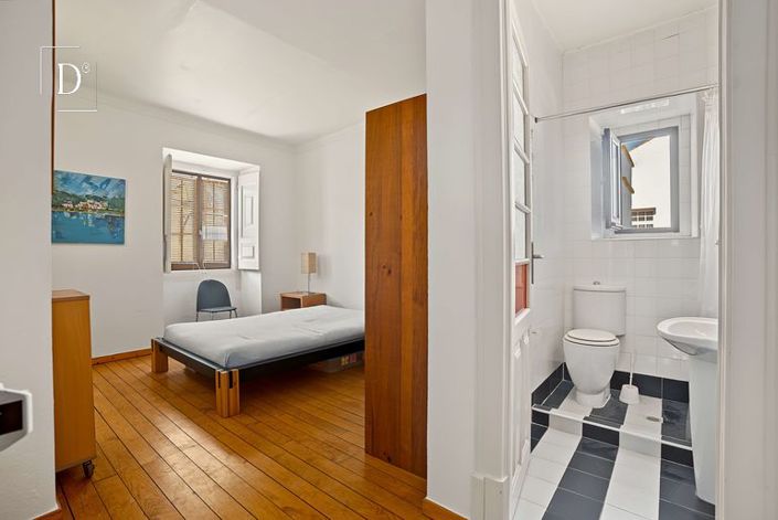 Image No.41-6 Bed Townhouse for sale
