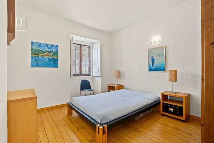 Image No.42-6 Bed Townhouse for sale