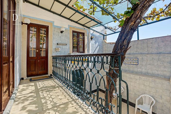 Image No.53-6 Bed Townhouse for sale
