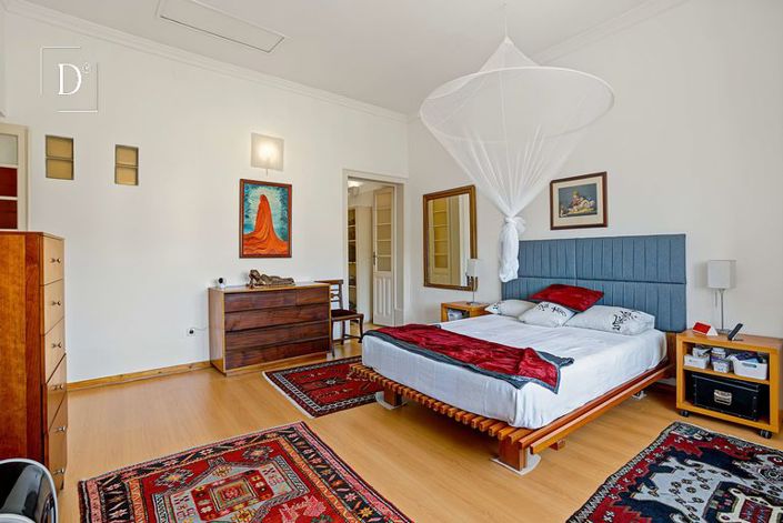 Image No.6-6 Bed Townhouse for sale