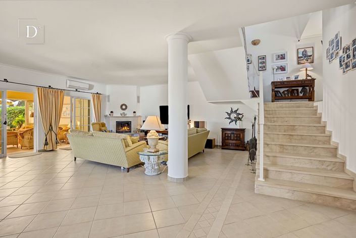 Image No.25-3 Bed Townhouse for sale