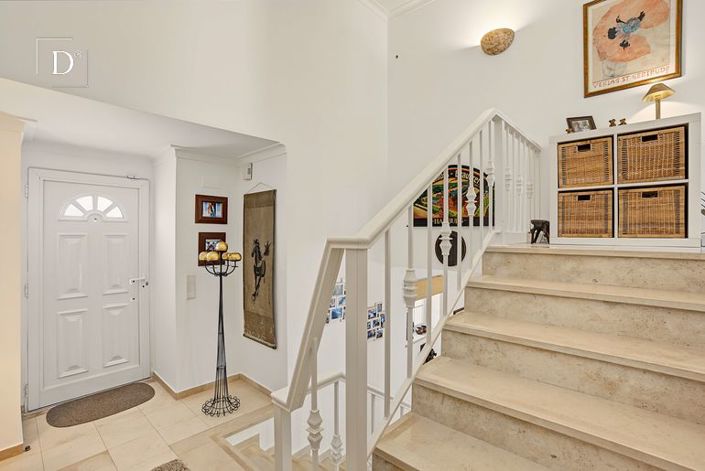Image No.36-3 Bed Townhouse for sale