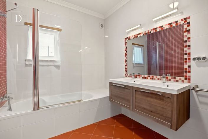Image No.10-3 Bed Villa for sale