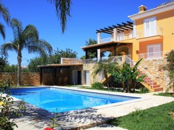 6 Bed House/Villa for sale