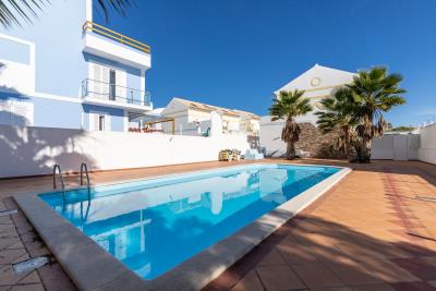 Maison / Villa de 3 chambres à vendre à Manta Rota