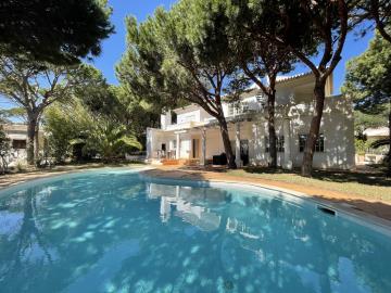 Villa / Détaché de 4 chambres à vendre à Castro Marim