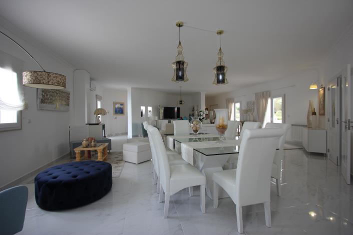 Image No.2-4 Bed Villa / Detached for sale