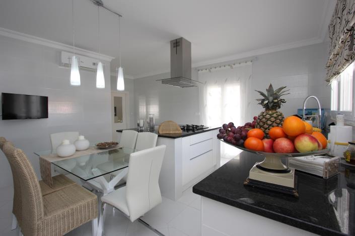 Image No.6-4 Bed Villa / Detached for sale