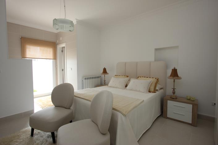 Image No.12-4 Bed Villa / Detached for sale