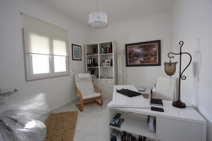 Image No.20-4 Bed Villa / Detached for sale