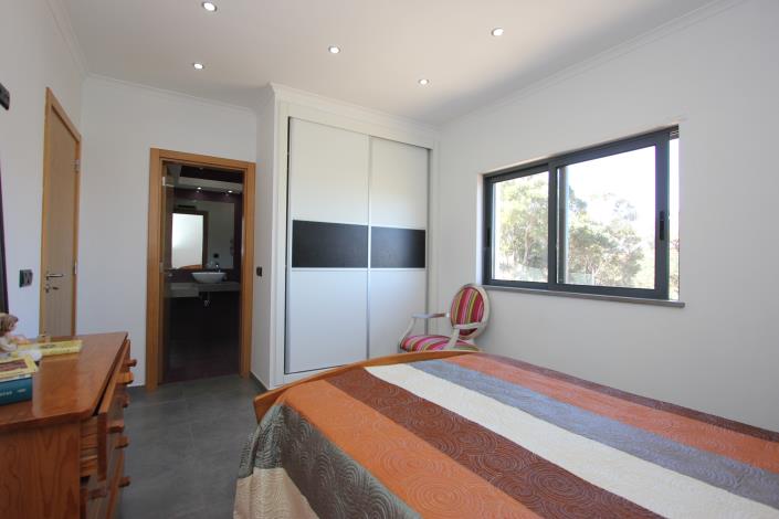 Image No.13-3 Bed Villa / Detached for sale