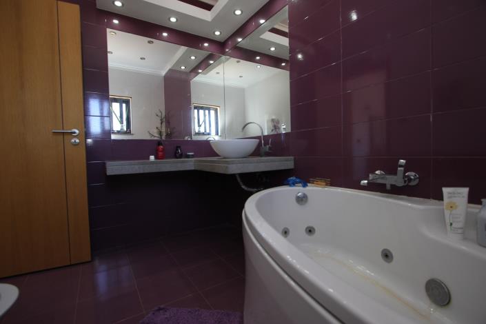 Image No.14-3 Bed Villa / Detached for sale