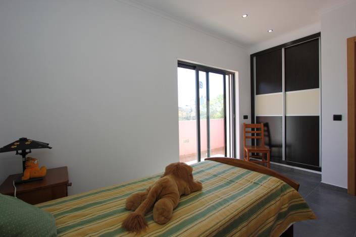 Image No.18-3 Bed Villa / Detached for sale