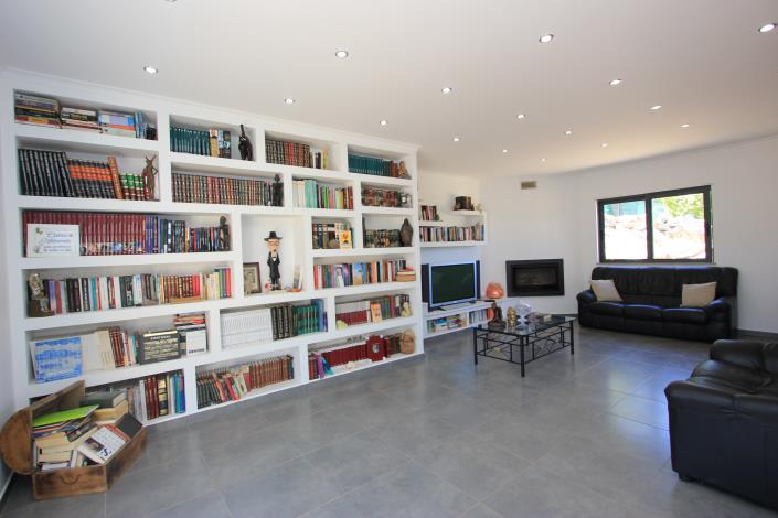 Image No.1-3 Bed Villa / Detached for sale