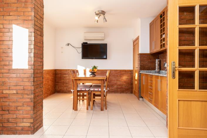 Image No.10-5 Bed House for sale