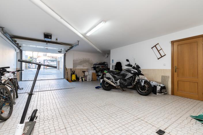 Image No.32-5 Bed House for sale