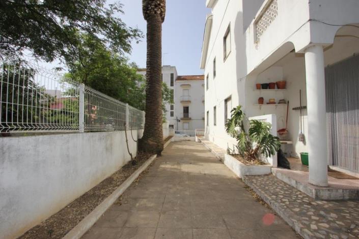 Image No.3-8 Bed House/Villa for sale