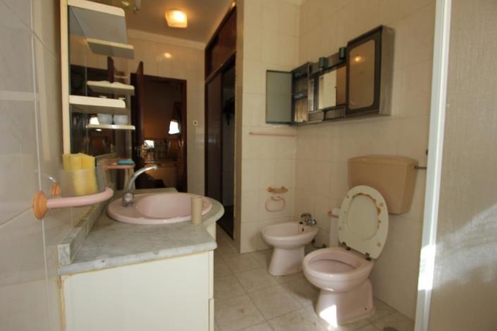 Image No.17-8 Bed House/Villa for sale