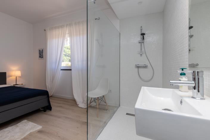 Image No.25-5 Bed Villa / Detached for sale