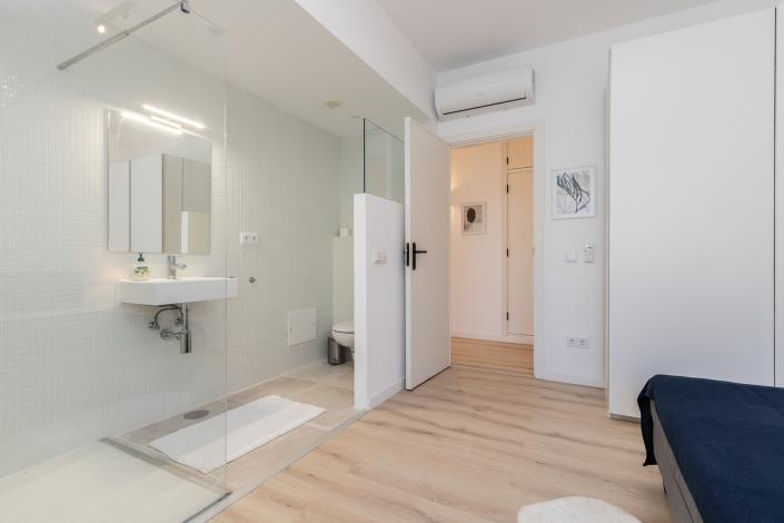 Image No.26-5 Bed Villa / Detached for sale