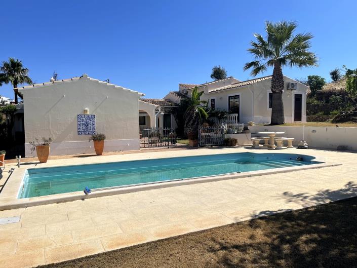 Image No.6-4 Bed Villa / Detached for sale