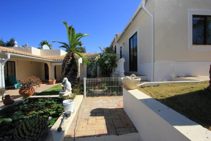 Image No.14-4 Bed Villa / Detached for sale