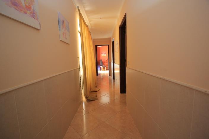 Image No.17-4 Bed Villa / Detached for sale