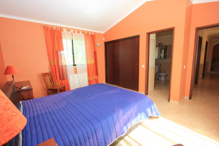 Image No.20-4 Bed Villa / Detached for sale